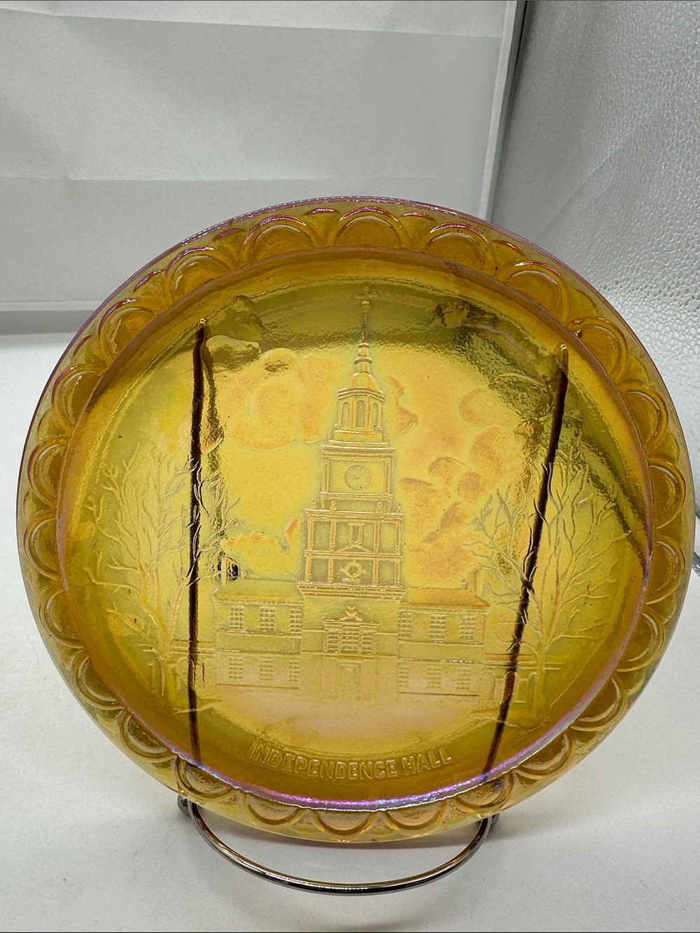 Vintage Indiana Glass Independence Hall Gold Carnival Glass Decorative Plate 8"
